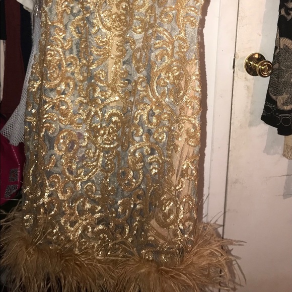 Beautiful dress - Picture 3 of 3